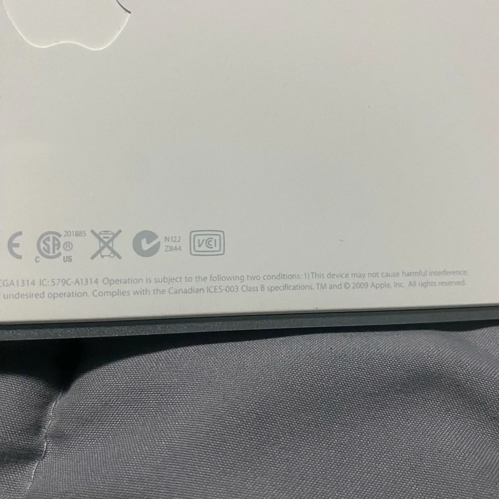 GENUINE Apple Wireless Bluetooth Keyboard A1314 Mac in Silver